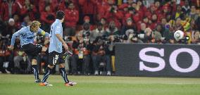 Uruguay beat Ghana on penalties