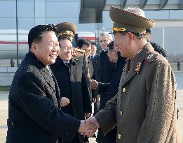 N. Korea's special envoy leaves for Russia