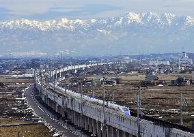 Hokuriku Shinkansen bullet train makes test run