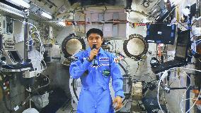 Astronaut Onish speaks from ISS