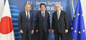 Japan, EU seal free trade deal to promote open economy