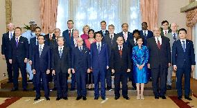 PM Abe hosts luncheon for ambassadors to Japan