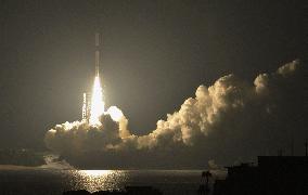 Japan successfully launches satellites into orbit