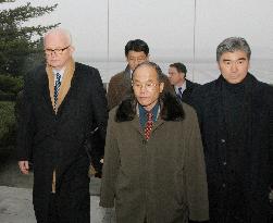 U.S. envoy arrives in N. Korea for denuclearization talks