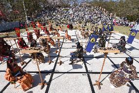 Shogi game played with 'human pieces' in Tendo