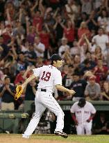 Uehara picks up 20th save