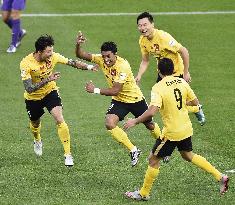 Hiroshima top Guangzhou for 3rd place behind Douglas double