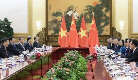 Chinese, Vietnamese presidents hold talks in Beijing