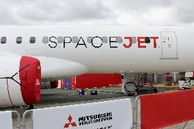Mitsubishi SpaceJet at Int'l Paris Air Show