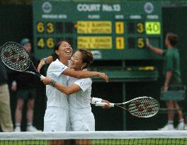 Asagoe-Fujiwara pair wins 1st round of women's doubles