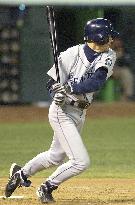 (1)Ichiro just two hits away