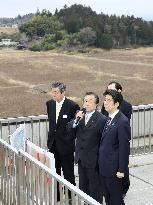 Abe views Fukushima site for radioactively contaminated waste
