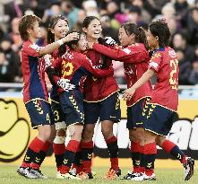 Fairytale finish as Sawa scores winning goal in last match of career