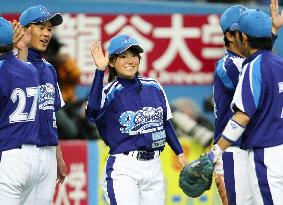 Japanese female knuckleballer makes debut against men