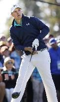 Spieth grabs 1st-round lead at Masters