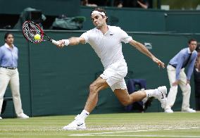 Federer defeated in Wimbledon semifinals