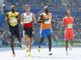 Olympics: Bolt cruises into 200 semifinals
