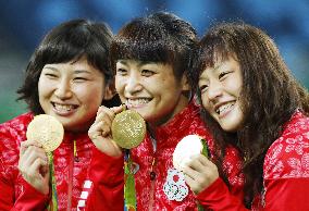 Olympics: Japan sweeps women's wrestling gold medals on Day 13