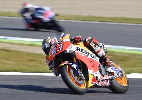 Marquez dominates Japanese MotoGP to win riders' title