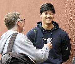 Baseball: Injury-hit star Otani in Arizona