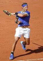 Tennis: Nadal powers into French Open 3rd round