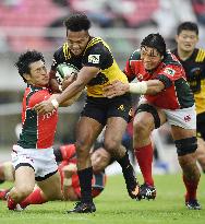 Defending champs Suntory steal victory from jaws of defeat