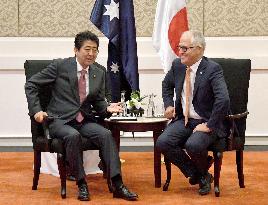 Japanese, Australian prime ministers meet in Manila