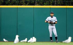 Ichiro, Jojima 2-for-5 in Seattle win over Cleveland