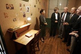 Anne Frank's secret annex recreated at holocaust museum in Hiros