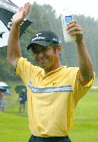 Izawa beats Murota in playoff to win Woodone Open golf