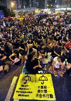 H.K. protesters suspend vote to gauge participants' views