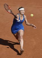 Bacsinszky stopped by S. Williams at Roland Garros
