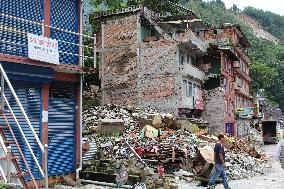 In Nepalese town, painful wait for normalcy continues 3 months after quake