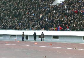 (2)N. Korean soldiers, police quell soccer violence