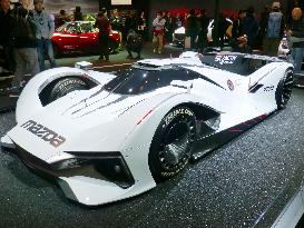 880 cars showcased at Tokyo Auto Salon