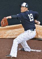 Tanaka at Yankees spring training