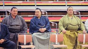 Sumo: Hakuho apologizes for Harumafuji assault scandal