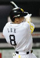 Softbank's Lee blasts homer
