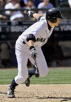 Ichiro extends hitting streak to 13 games