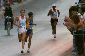 (1)Brazil's De Lima marred in Athens marathon