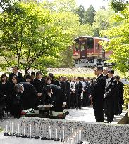 Victims' kin, train execs commemorate 1991 accident in western Japan