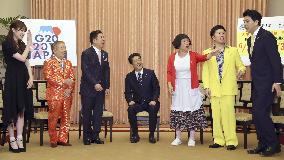 Japan PM Abe, comedy troupe