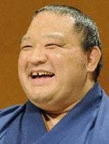 Ozeki Kaio retires