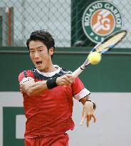 Tennis: Sugita loses in 1st round of French Open