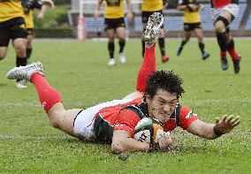Defending champs Suntory steal victory from jaws of defeat