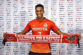Football: Jo introduced by Nagoya Grampus