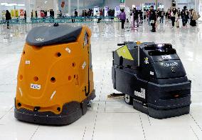 Robots at Kansai airport