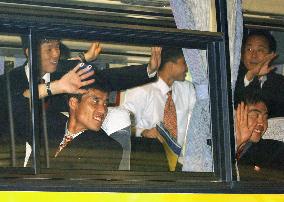 (1)N. Korea soccer team leaves Japan