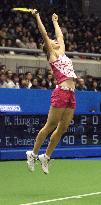 Hingis falls to Dementieva in Toray Pan Pacific final