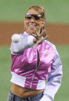 Mariah Carey at first-pitch ceremony in Tokyo